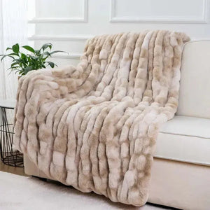 Faux Fur Ombre Throw Decorfaure